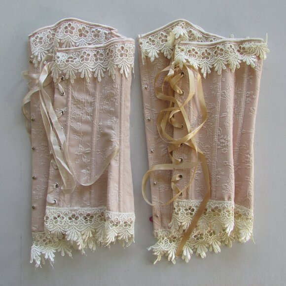 Creamy Jacquard and Lace Corset Set - NEW - Picture 11 of 16